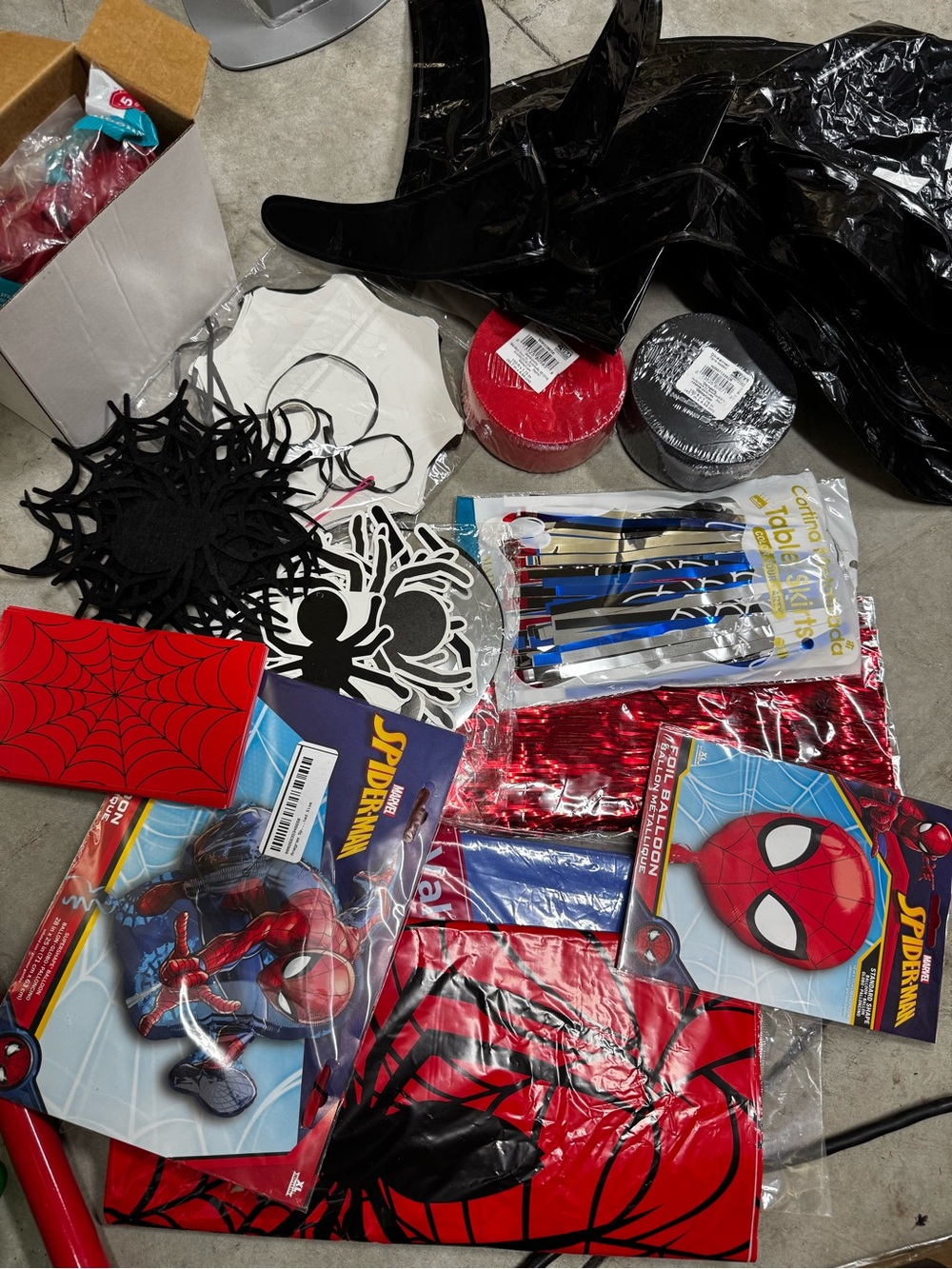 Marvel Spider-Man Red and Black Party Kit